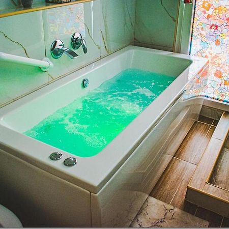 Kassandrou Suite Hot Tub-Jakuzzi - 2 Bedrooms - Big Balcony - Center Thessaloníki Eksteriør bilde