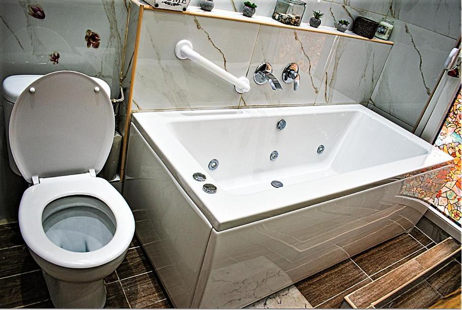 Kassandrou Suite Hot Tub-Jakuzzi - 2 Bedrooms - Big Balcony - Center Thessaloníki Eksteriør bilde